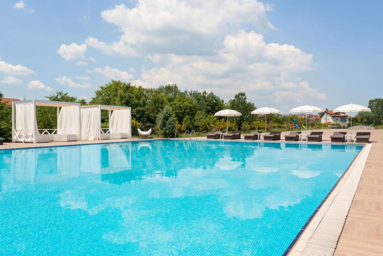 Готель Ramada By Wyndham Istanbul Шіле Екстер'єр фото