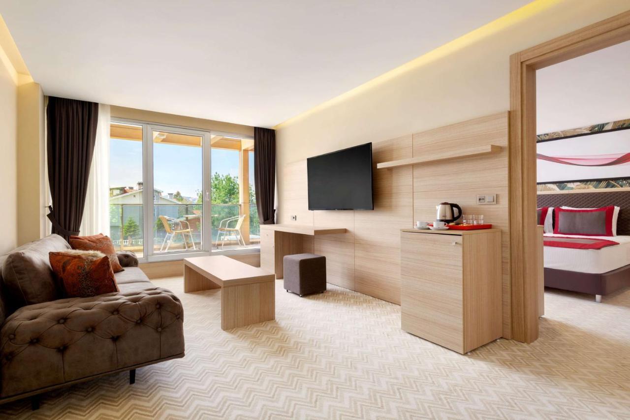 Готель Ramada By Wyndham Istanbul Шіле Екстер'єр фото